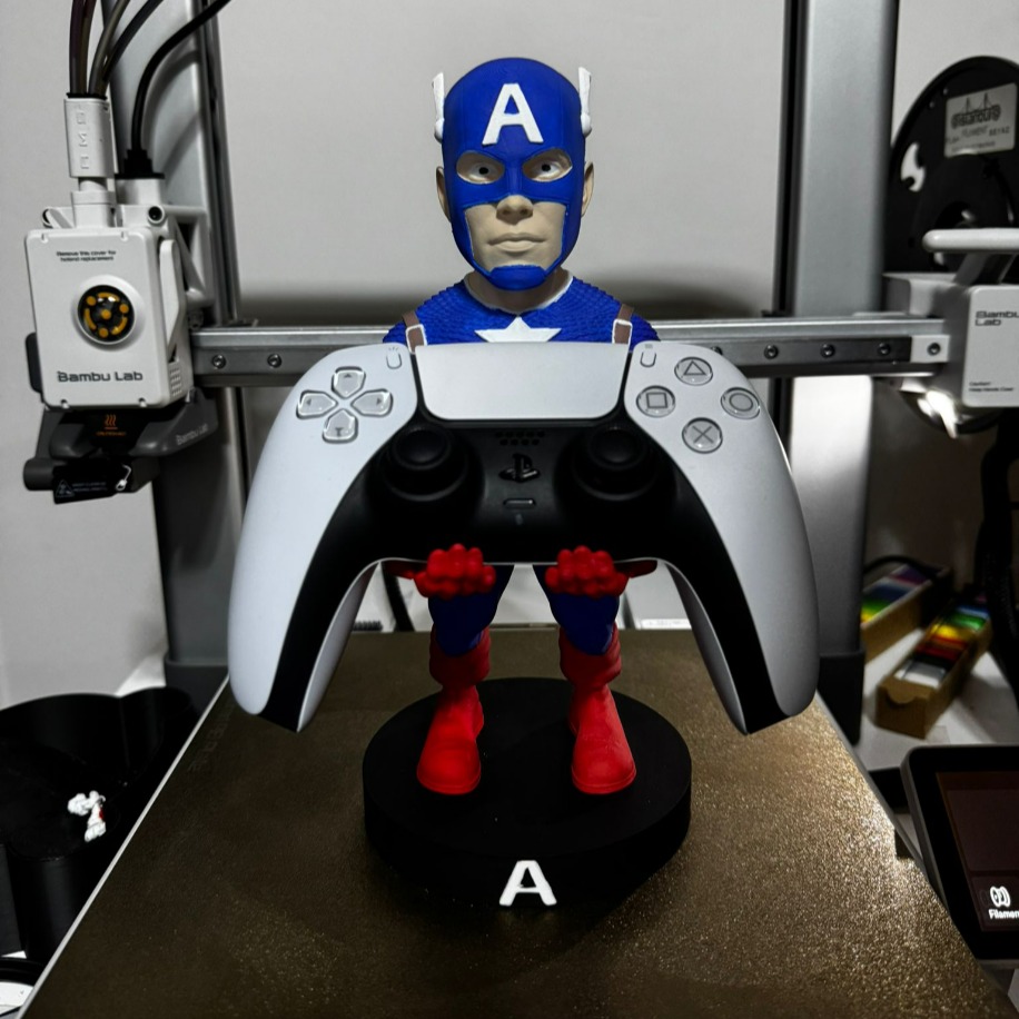 Captan America PS5 - XBOX Oyun Konsolu Tutucağı 2 Captan America PS5 - XBOX Oyun Konsolu Tutucağı 2